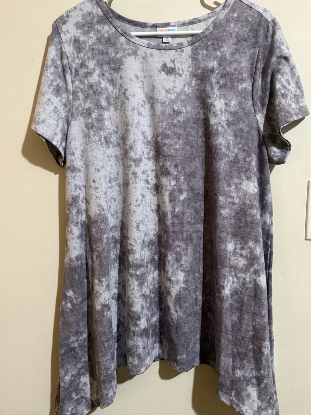 LuLaRoe Short Sleeve Gray Marble-Print Tunic